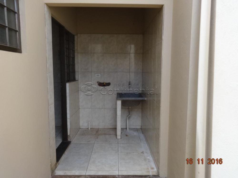 Alugar Apartamento / Kitinete em Dourados R$ 750,00 - Foto 4