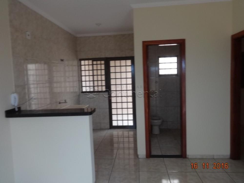 Alugar Apartamento / Kitinete em Dourados R$ 750,00 - Foto 5