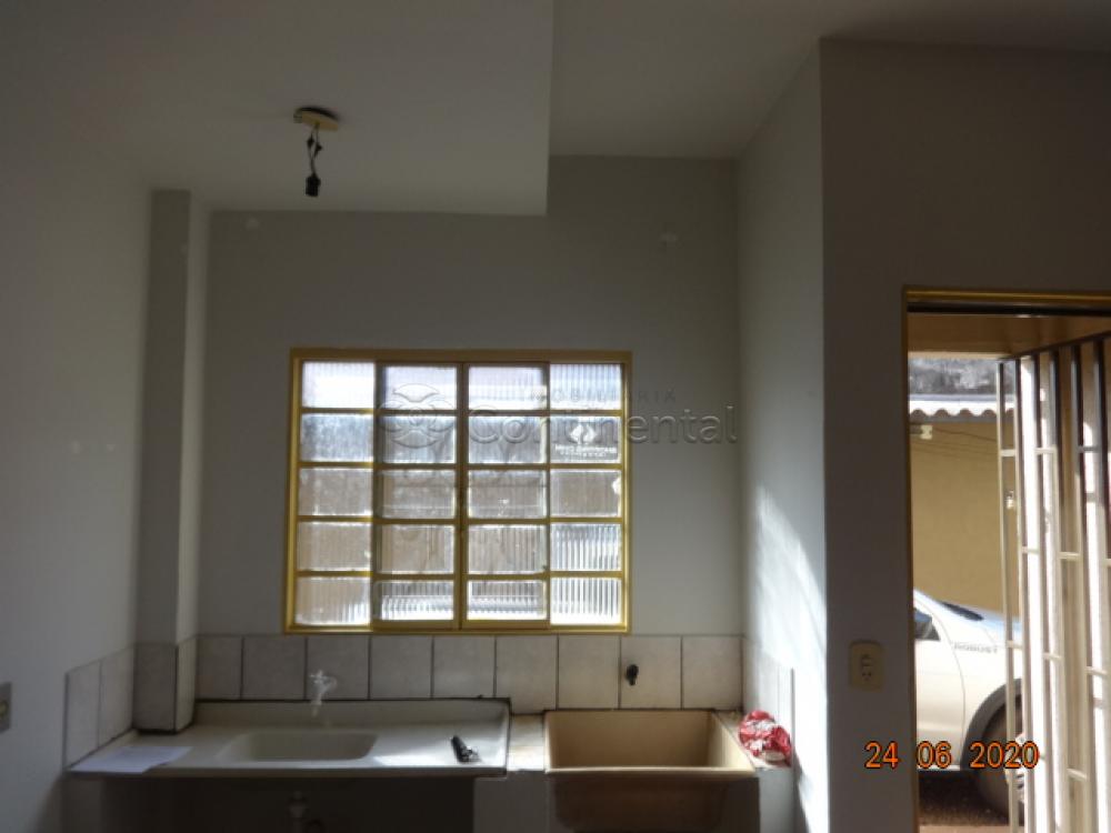 Alugar Apartamento / Kitinete em Dourados R$ 500,00 - Foto 3