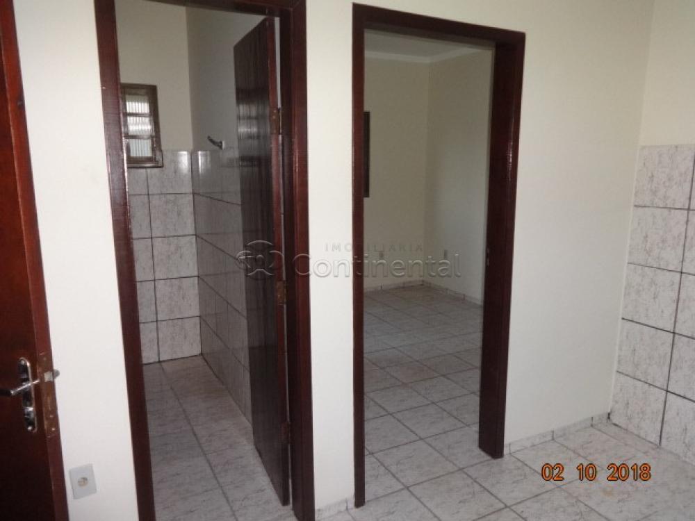 Alugar Apartamento / Padrão em Dourados R$ 900,00 - Foto 16
