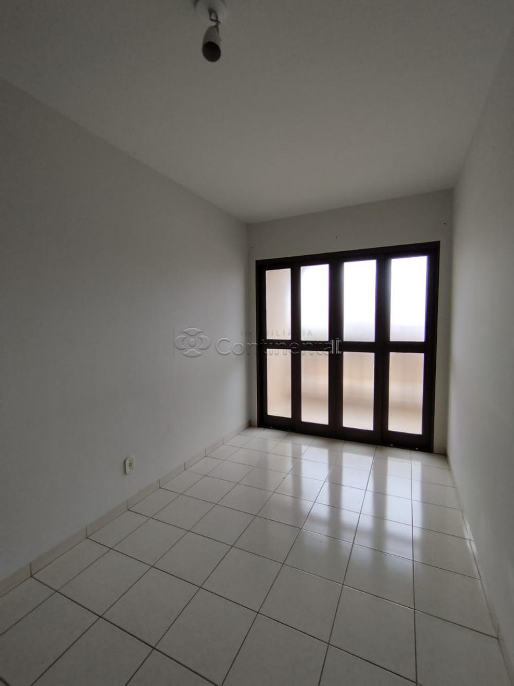 Alugar Apartamento / Padrão em Dourados R$ 1.600,00 - Foto 4