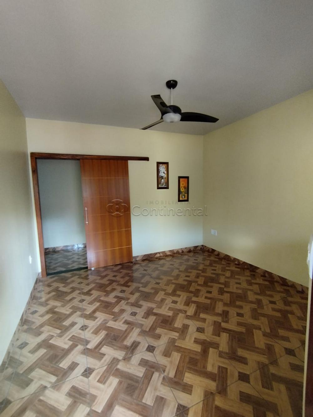 Alugar Casa / Padrão em Dourados R$ 1.200,00 - Foto 4
