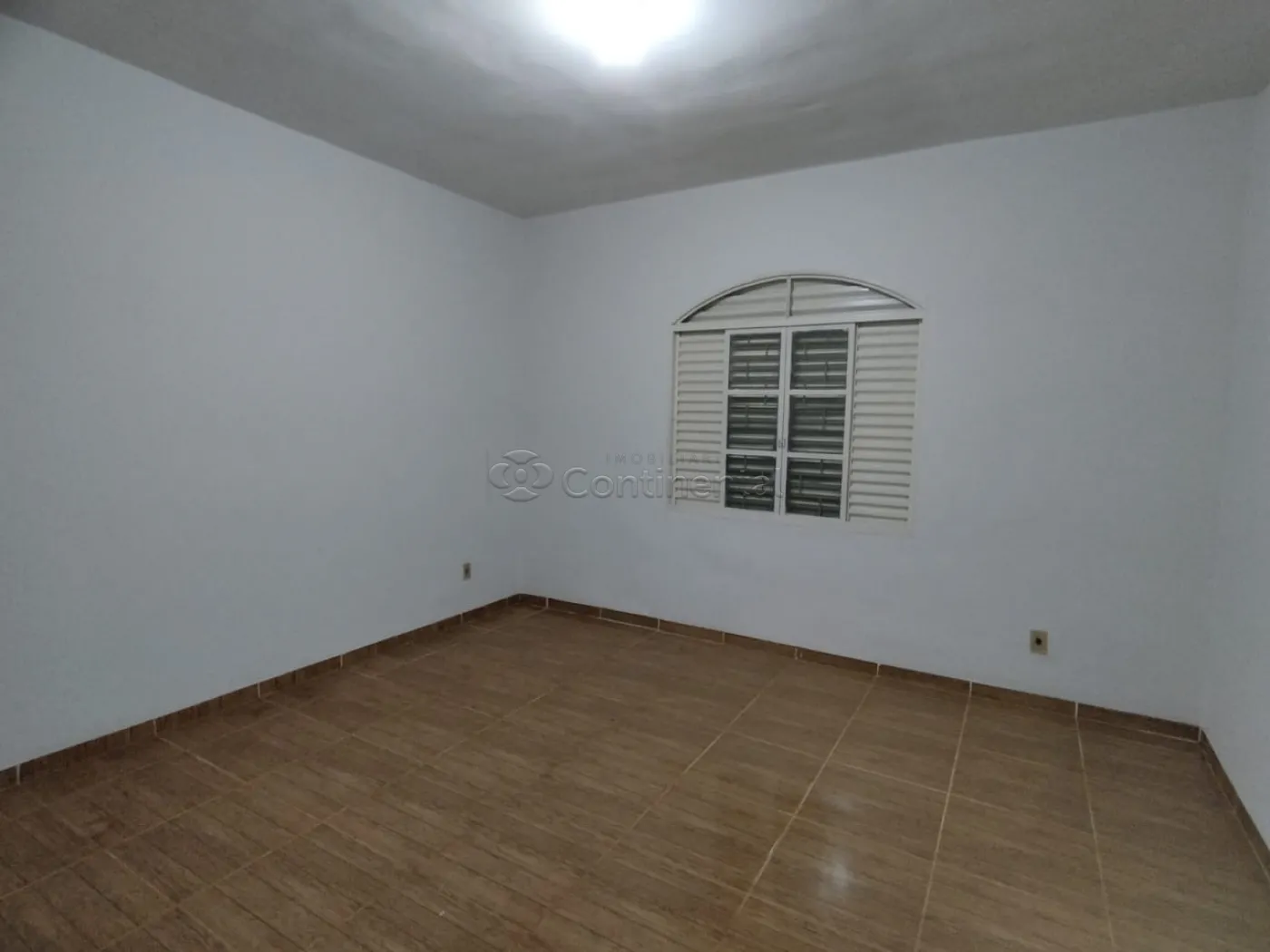 Alugar Casa / Padrão em Dourados R$ 1.300,00 - Foto 8