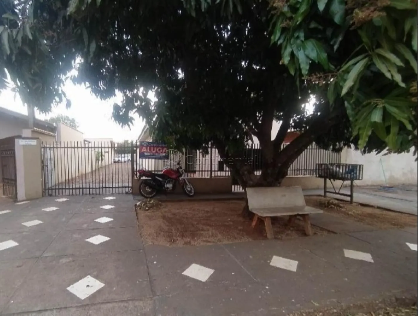 Alugar Apartamento / Kitinete em Dourados R$ 750,00 - Foto 1