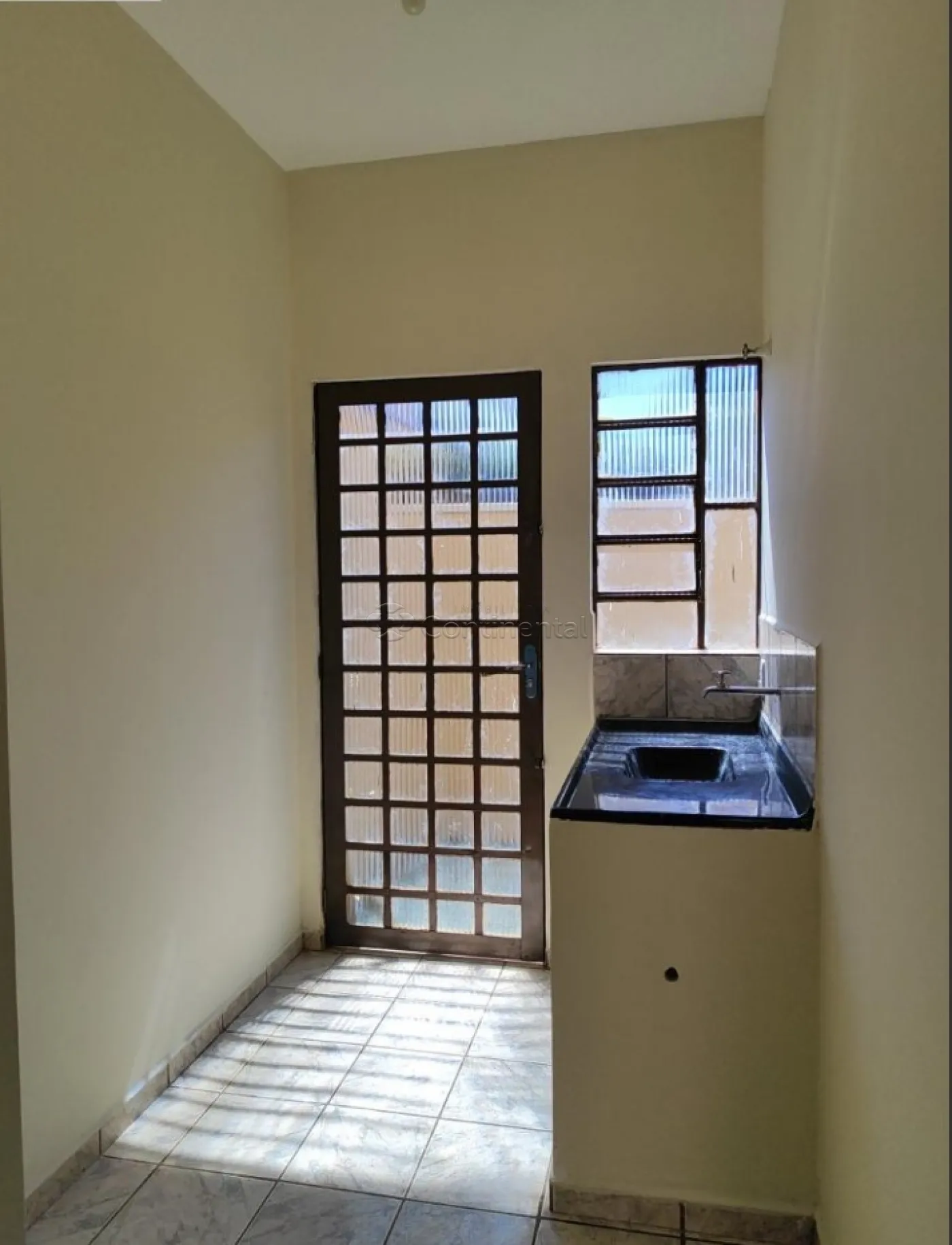 Alugar Apartamento / Kitinete em Dourados R$ 750,00 - Foto 5