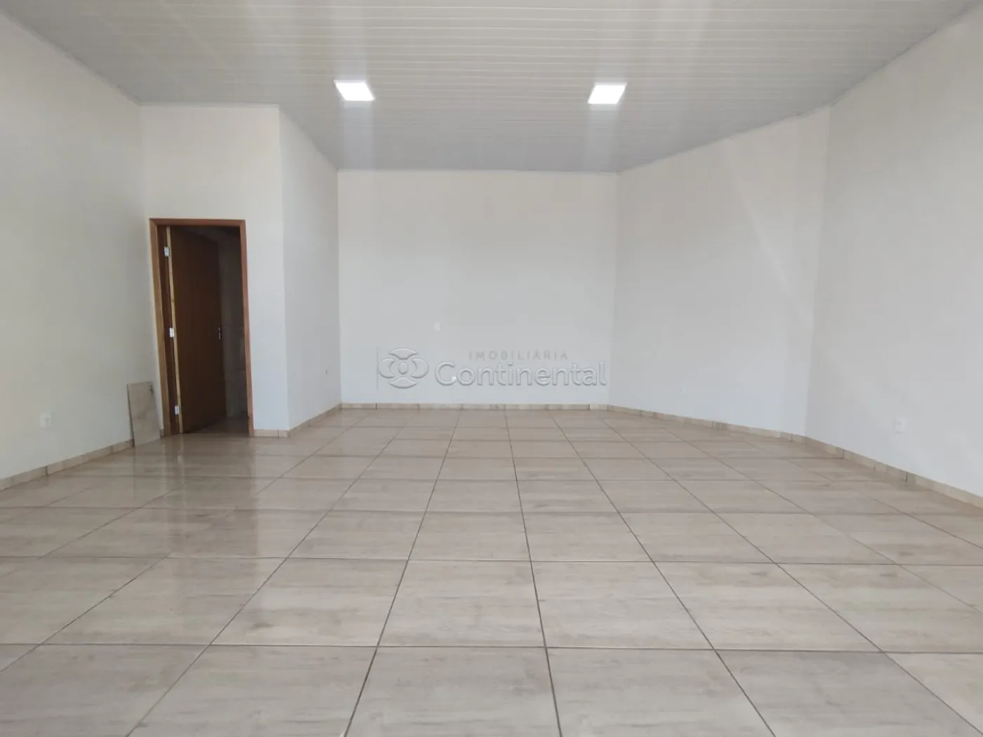 Alugar Comercial / Salão em Dourados R$ 1.200,00 - Foto 2