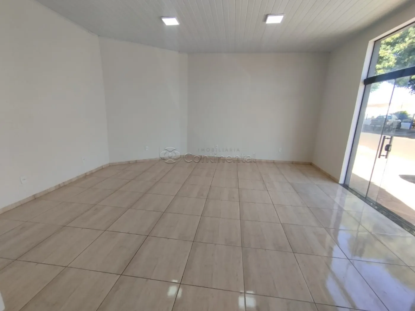 Alugar Comercial / Salão em Dourados R$ 1.200,00 - Foto 3