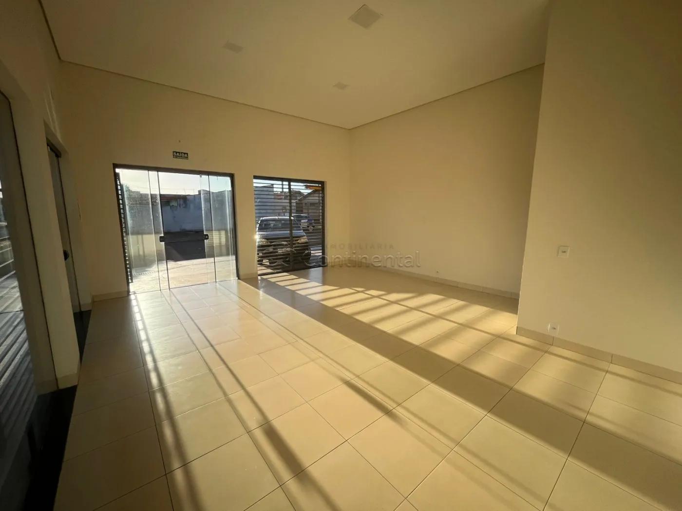 Alugar Comercial / Salão em Dourados R$ 1.500,00 - Foto 3