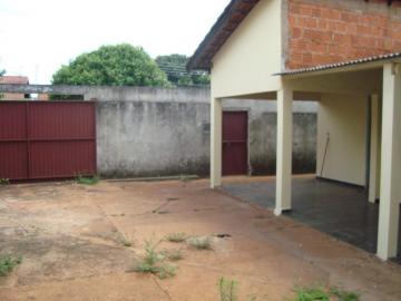 Casa padrão à venda em Dourados