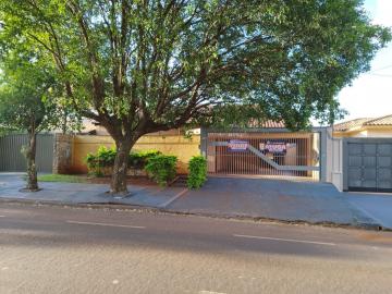 Casa para venda e locação em Dourados-MS