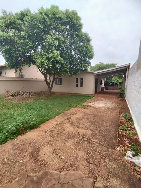 Alugar Casa / Padrão em Dourados. apenas R$ 1.200,00