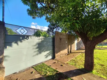 Alugar Casa / Padrão em Dourados. apenas R$ 1.300,00