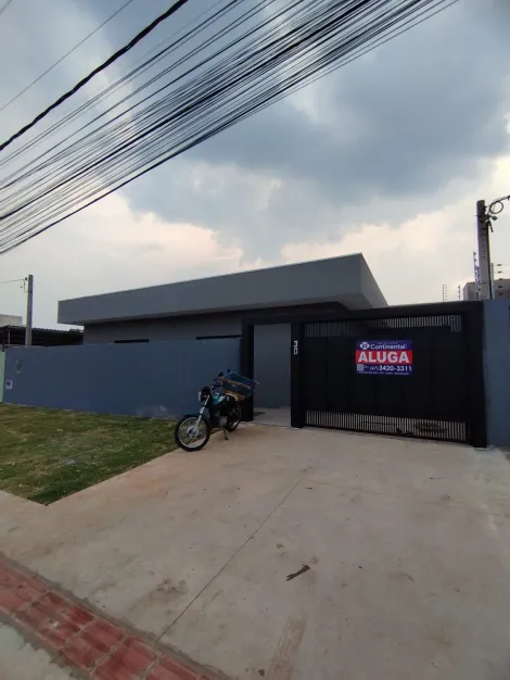Alugar Casa / Padrão em Dourados. apenas R$ 3.000,00